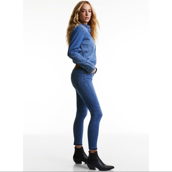 Aritzia Denim Forum Nico Mid Crop - Picture 3 of 9